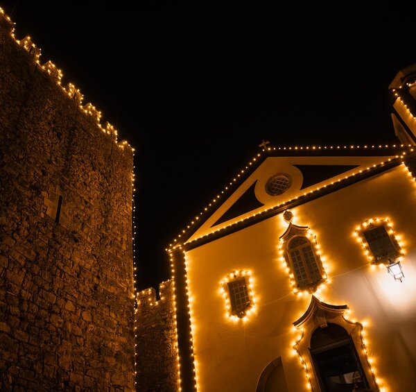 ovn24_luzes_castelo_e_igreja