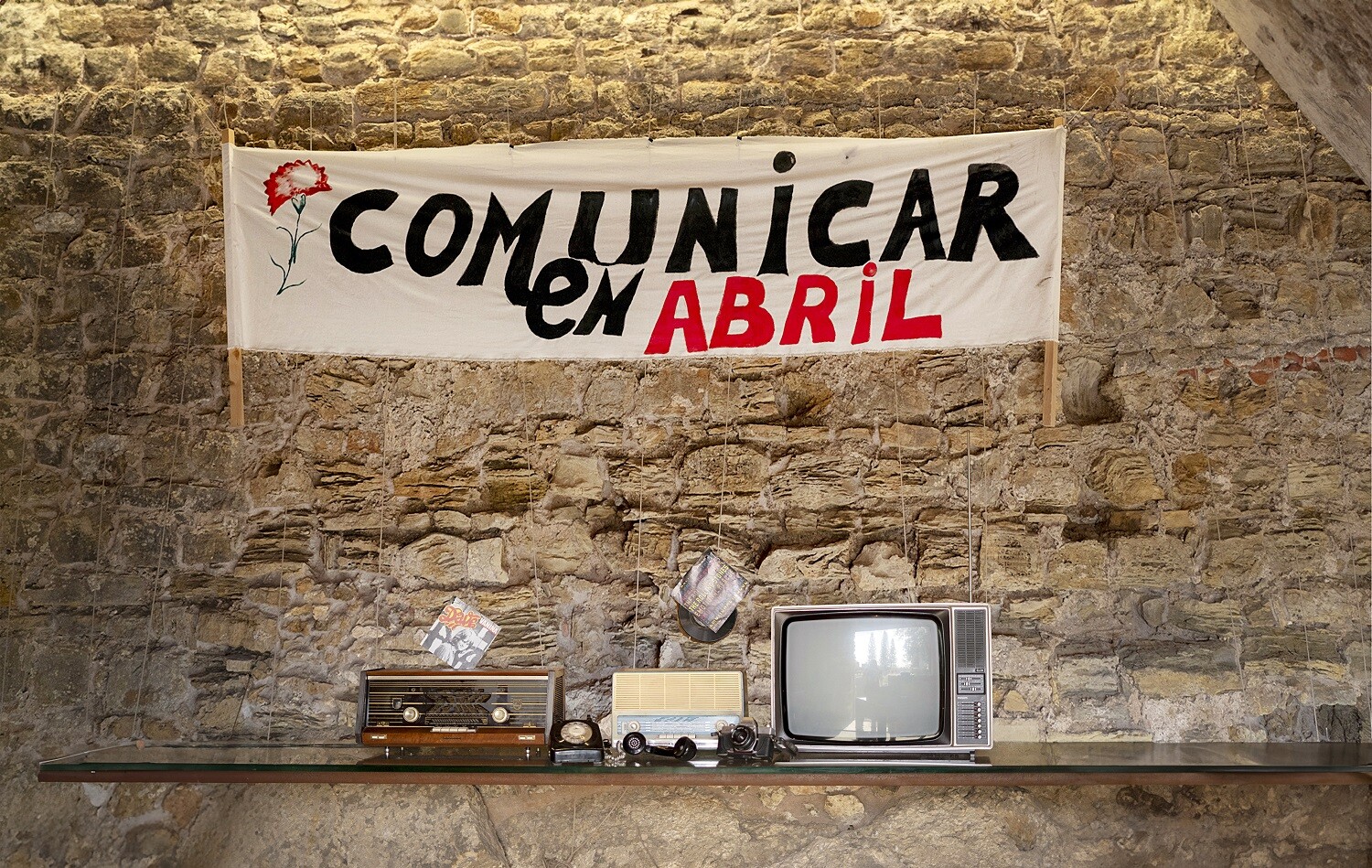 Exposição "Comunicar em Abril": uma viagem à década de 70